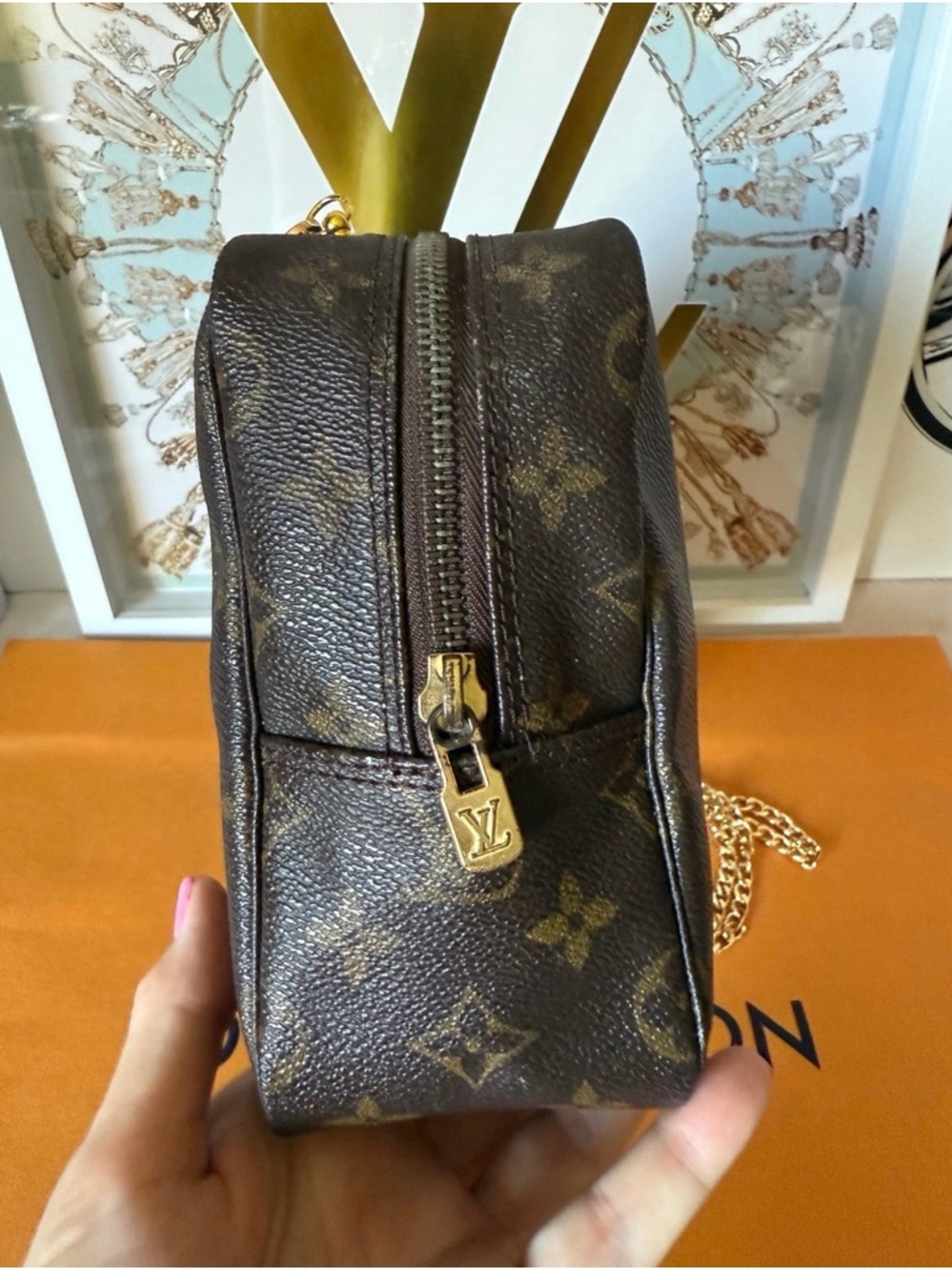 Louis Vuitton Monogram Chain Shoulder Bag in Brown with Gold Hardware - Picture 5 of 7